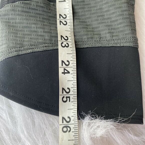 Under Armour Leggings Sz Xs? Black/Grey Mesh Athletic Workout Capris Yoga Womens - Picture 6 of 8